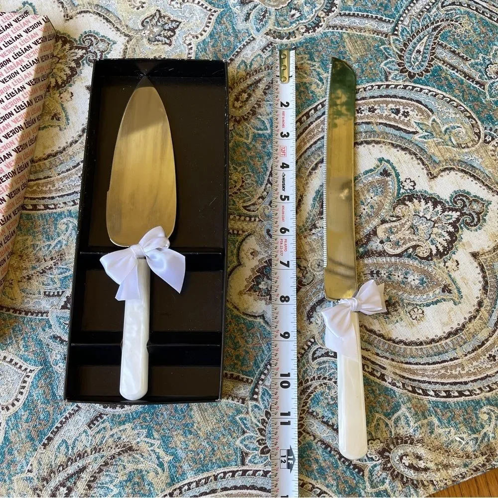 Lillian Vernon Swirl Frost Lucite Cake serving set Vintage with box knife